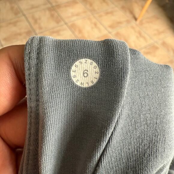 Lululemon Scuba Pullover Hoodie Sweater Washed Blue Women’s Size 6 - Picture 8 of 9